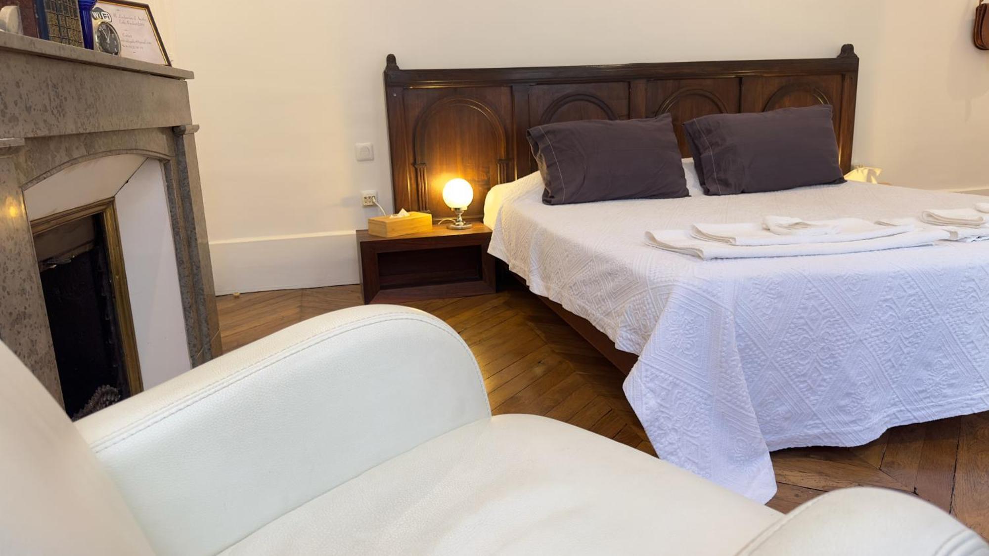 Chambre De Charme Au Coeur Du Vieux Valence - Confort & Calme Ngoại thất bức ảnh