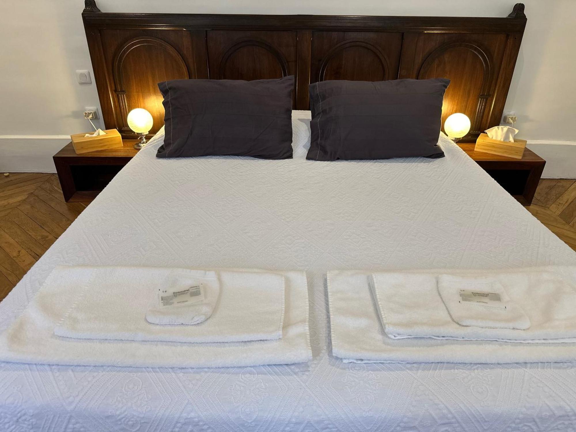 Chambre De Charme Au Coeur Du Vieux Valence - Confort & Calme Ngoại thất bức ảnh