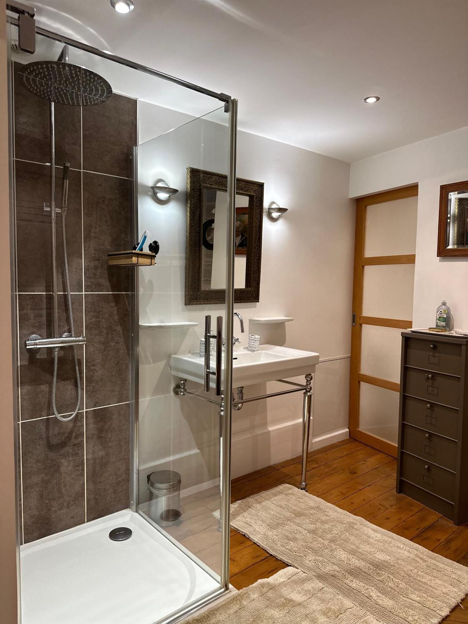 Chambre De Charme Au Coeur Du Vieux Valence - Confort & Calme Ngoại thất bức ảnh